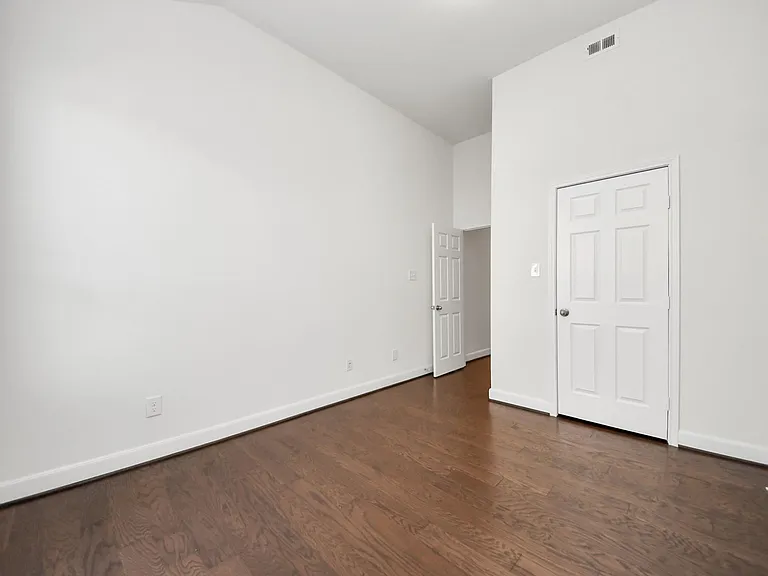 1947 Parnevik Pl — Photo 22