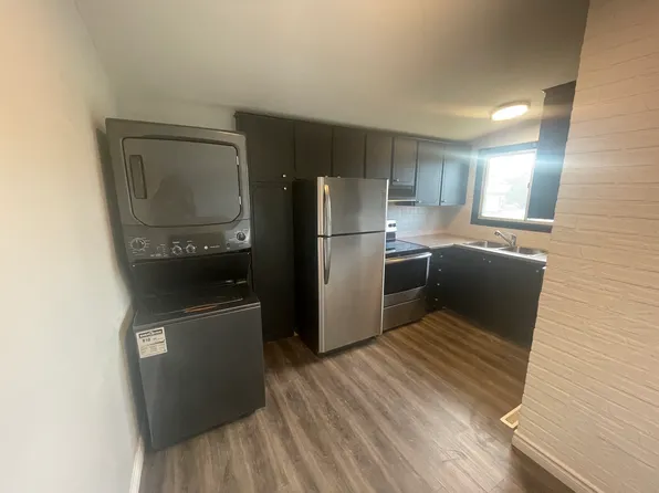 39 Lawfield Dr #1, Hamilton, ON L8V 4C3