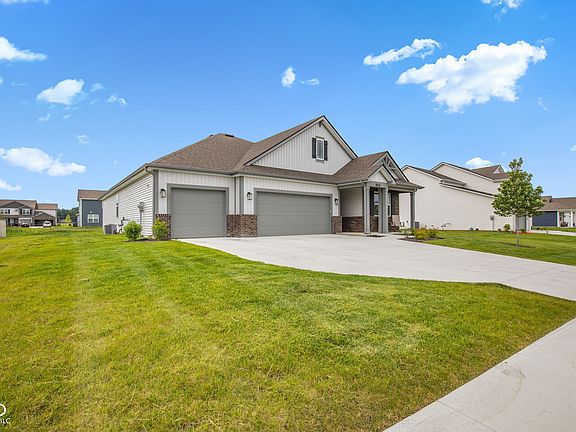 3rd image of 2280 Pine Valley Dr