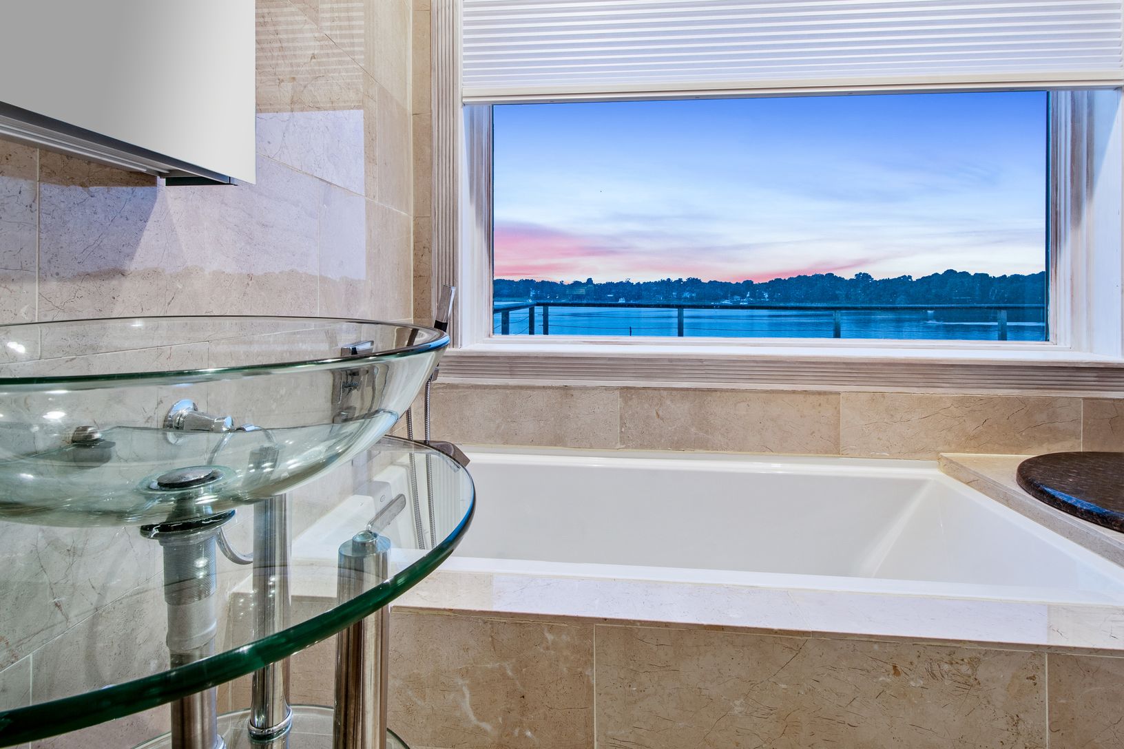 WATERSIDE GUEST BATH