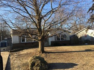 155 Maple Tree Ln, Carpentersville, IL 60110