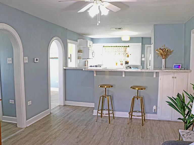 2321 Lyle Ave — Photo 14