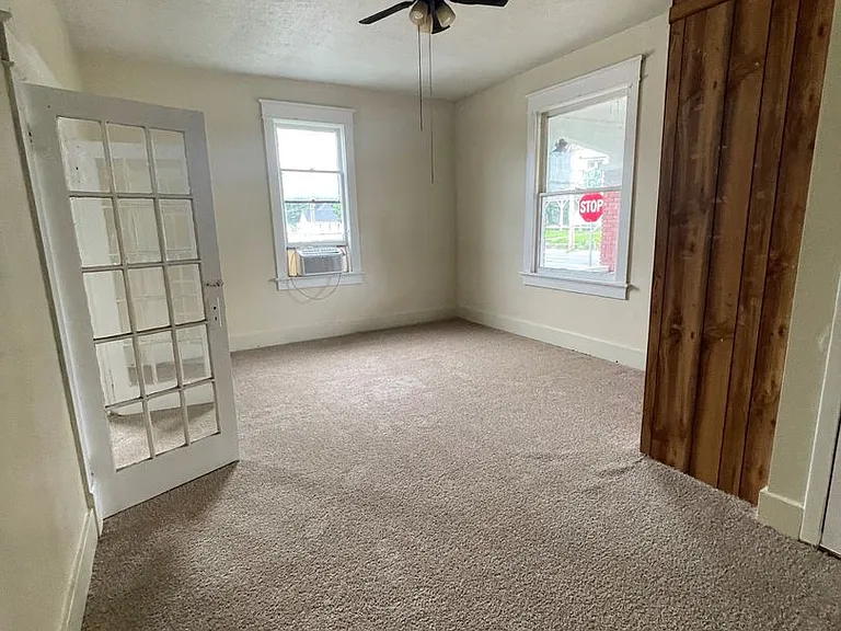 1301 Walnut St — Photo 1
