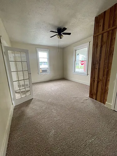 1301 Walnut St Photo 1