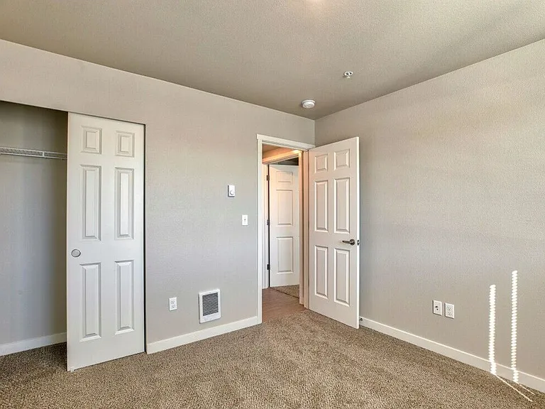 The Edge Apartments — Photo 9