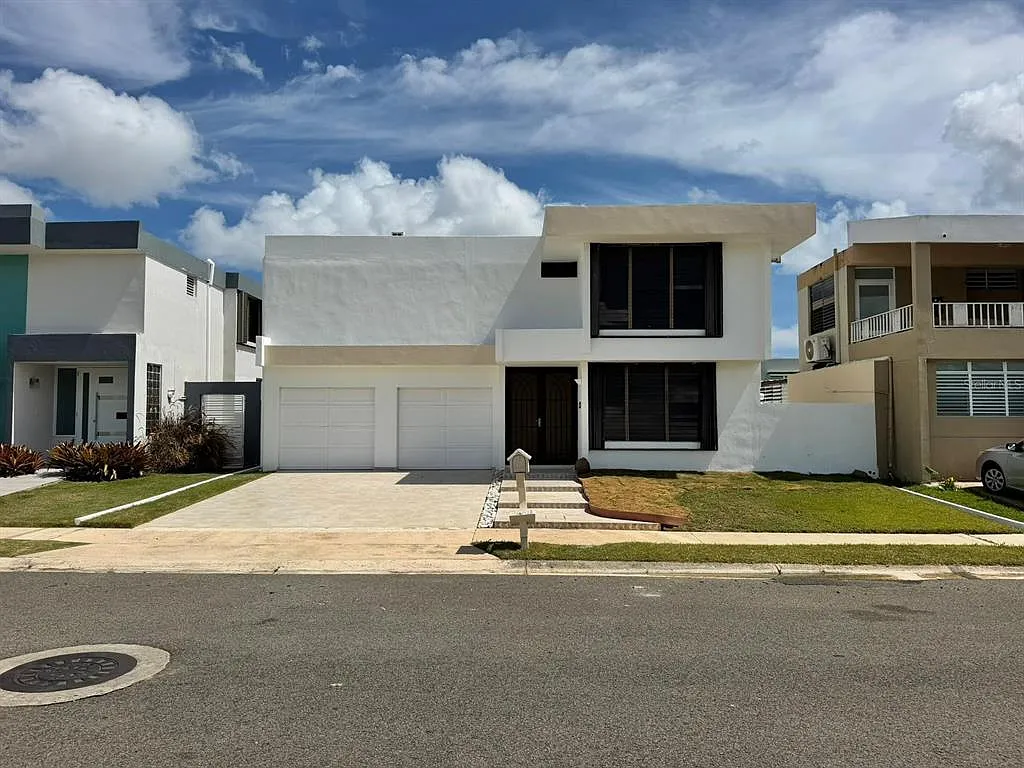 4 bed, 3.5 bath, 3180 sqft, $3,600 — Photo 2