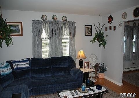 5th image of 22 Arrowhead Ave