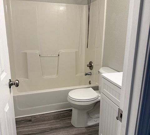 4th image of 3807 NE 86th Ter