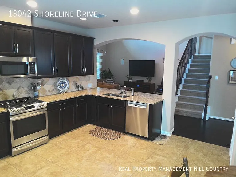 13042 Shoreline Dr — Photo 3