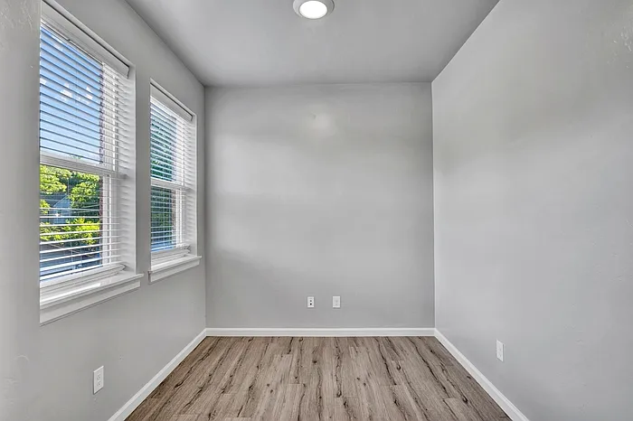 1138 N Blackwelder Ave #3 — Photo 21