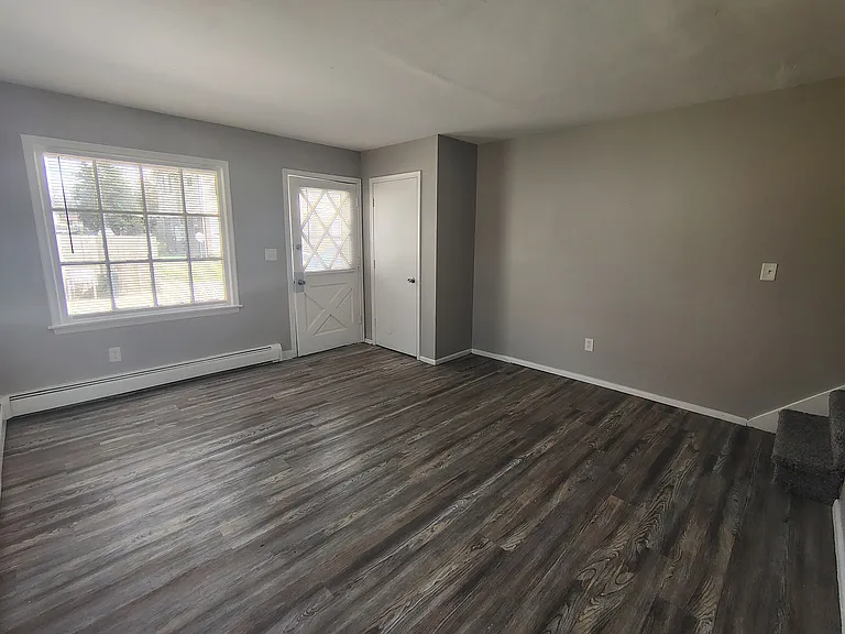 4960 Hinsdale Ave #8 — Photo 3