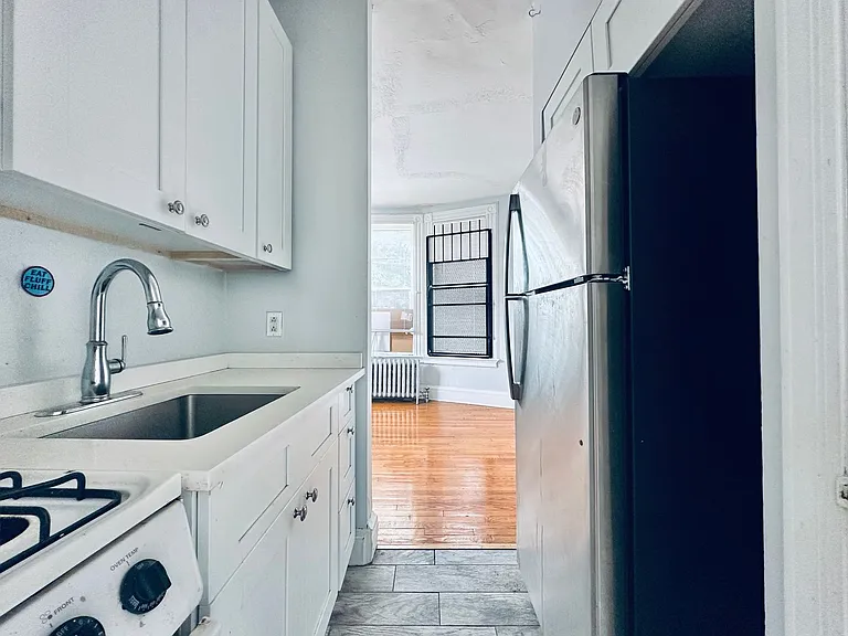19-21 Lynwood Pl — Photo 3
