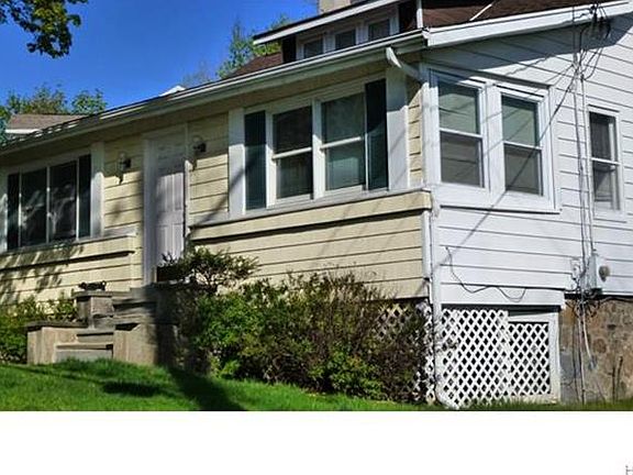 2nd image of 32 Old Nyack Tpke