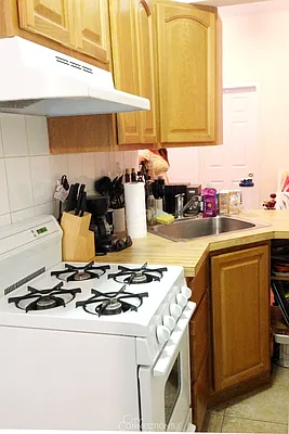 Rented by City Connections Realty | media 4