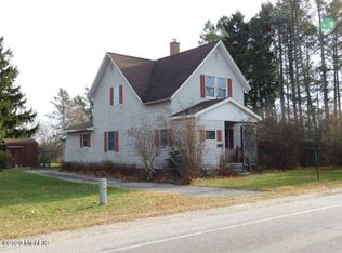 1265 Maple Rd, Manistee, MI 49660