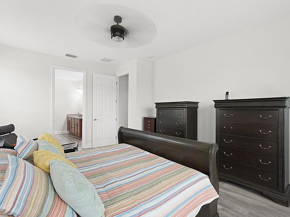 5th image of 10396 SW Ligustrum Drive