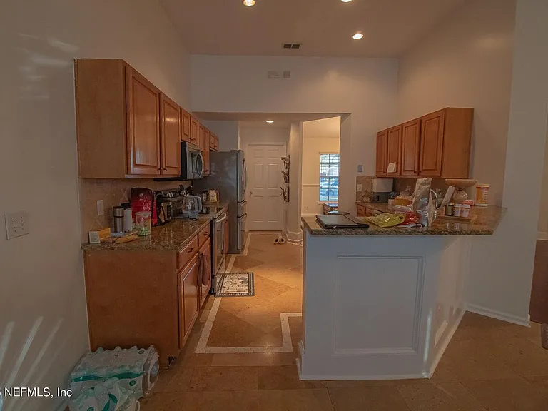 8146 Leafcrest Dr — Photo 11