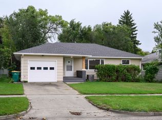 1419 N 19th St, Bismarck, ND 58501