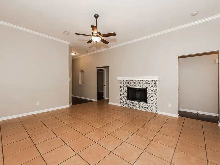 6101 Rising Meadow Dr — Photo 4