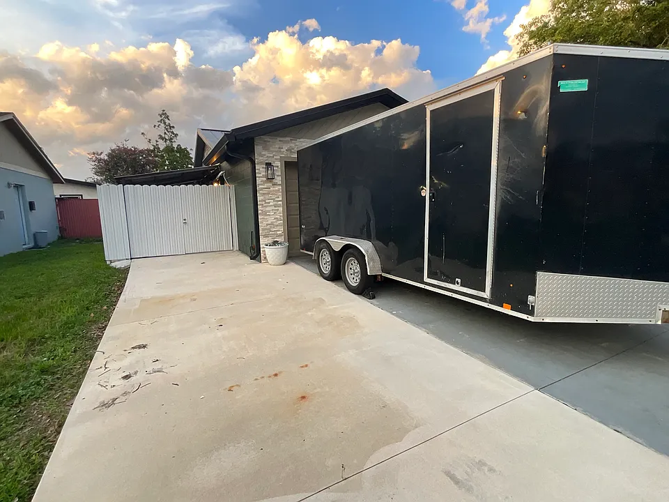 221 La Paz Dr #1