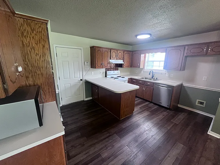 28 Burns Dr — Photo 13