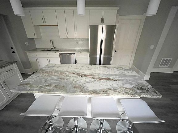 5th image of 2144 W 38th St #Up