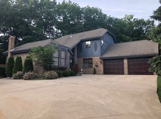 4192 Island View Dr, Fenton, MI 48430