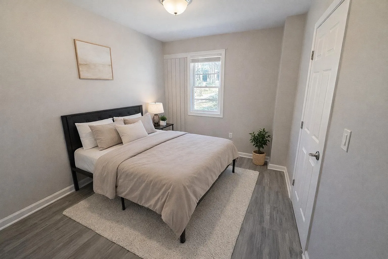 4 bed, 3.0 bath, 1900 sqft, $724 — Photo 1
