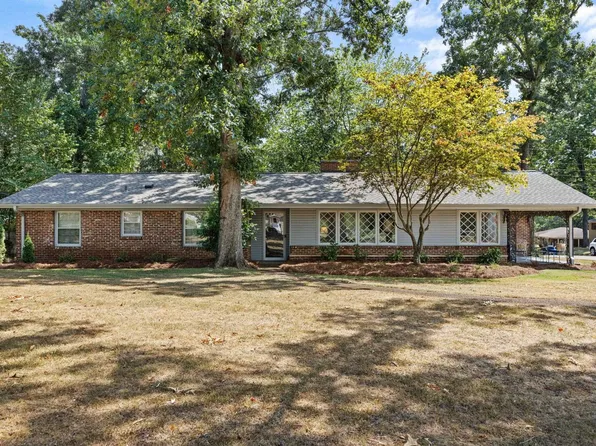 1602 Hermitage Dr, Florence, AL 35630