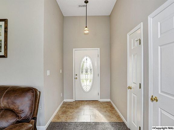 3rd image of 111 Tanner Creek Cir