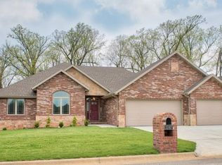 2247 S Lexus Ave, Springfield, MO 65807