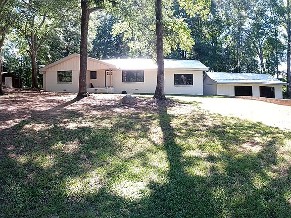 3rd image of 1011 Price Mill Rd