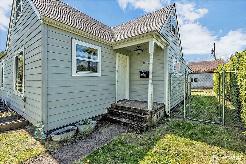 4th image of 1629 7th Avenue