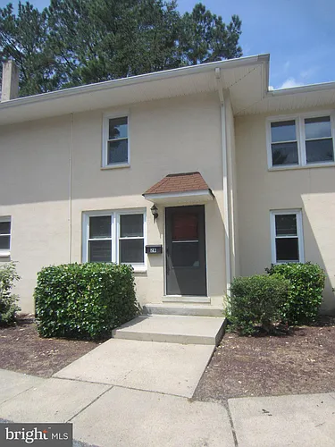 809 Logan St #2B Photo 1