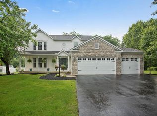 5810 Coneflower Dr, Grove City, OH 43123