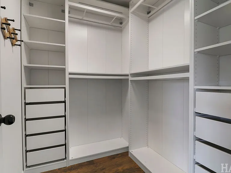 615 Littleton Trl — Photo 13