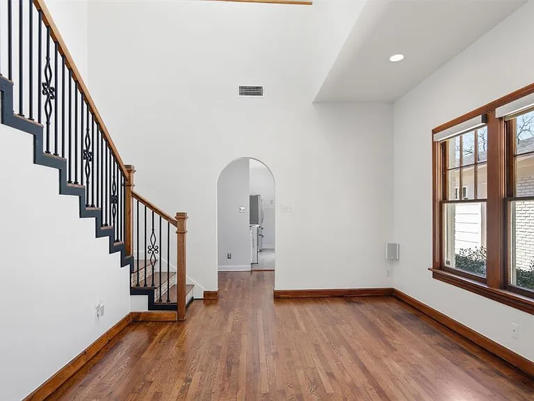 2516 Shirley Ave — Photo 10
