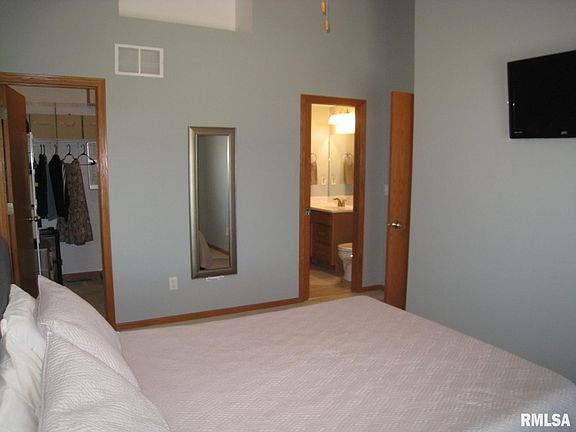 5th image of 1201 33rd Avenue Cir