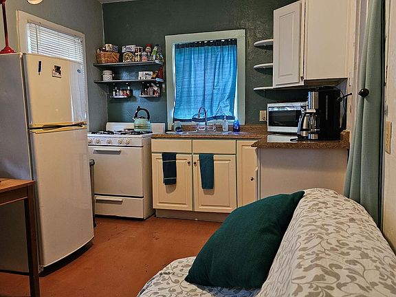 2nd image of 130 S Westmoreland Ave #1