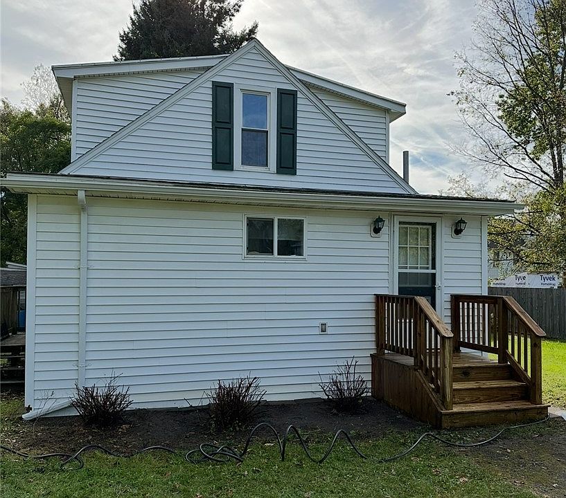 2nd image of 1014 Cayuga St