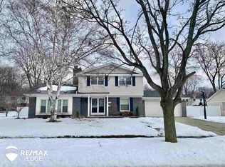 11211 Stonybrook Dr, Grand Blanc, MI 48439
