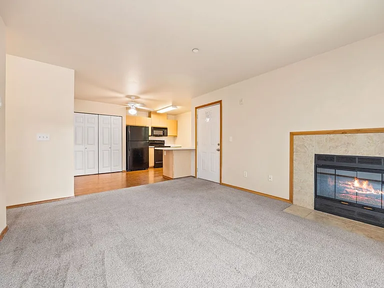 Fairway Lane Apartments — Photo 8