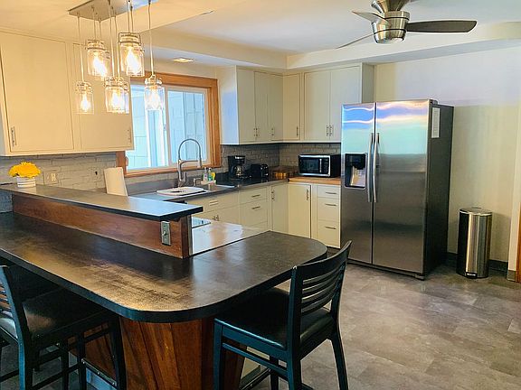 Great lighting in Kitchen