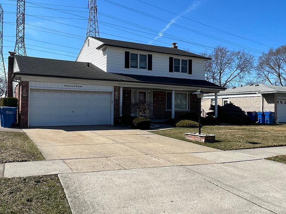 1st image of 27041 Newport Dr