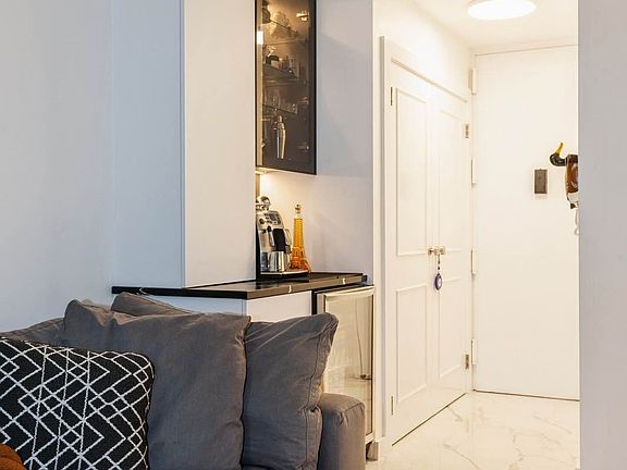 5th image of 1623 3rd Ave APT 6E