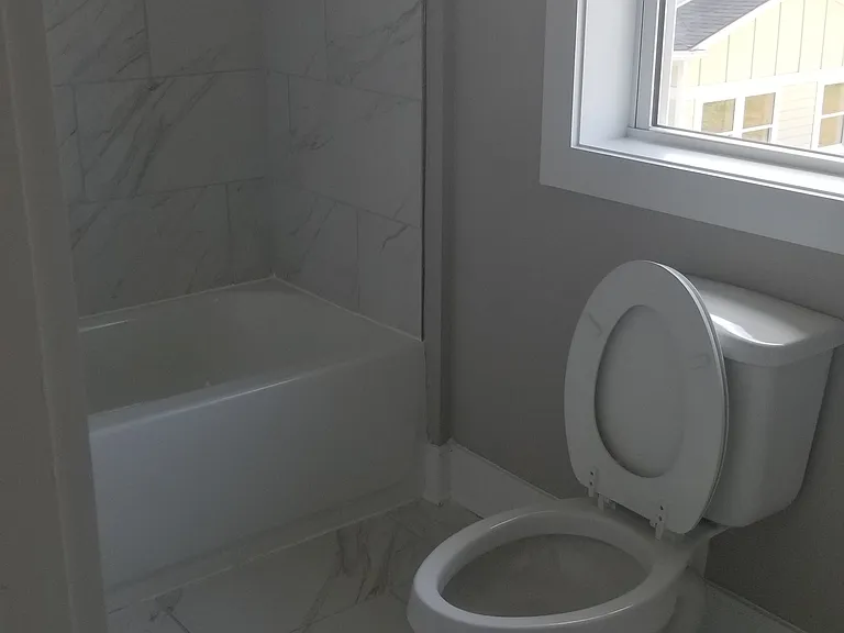 1121 Lawrence Ave #6 — Photo 33