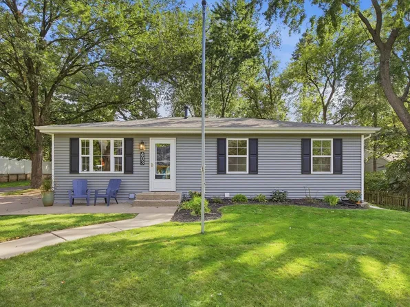 403 Stewart Rd, Willernie, MN 55090