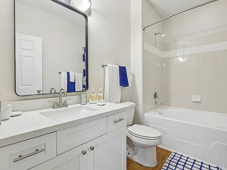 C1LG Secondary Bathroom