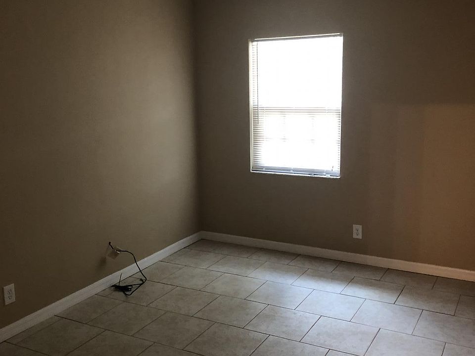 2nd image of 22 NW 21st Pl