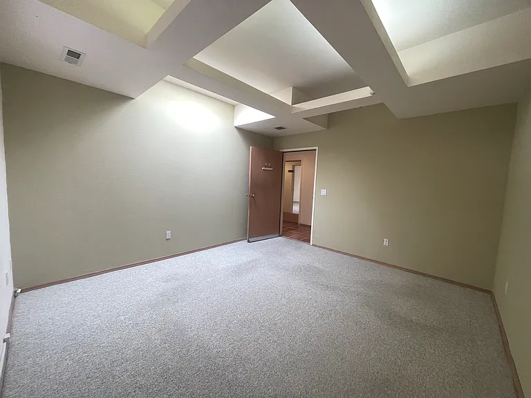 1709 Girard Blvd NE #1 — Photo 20